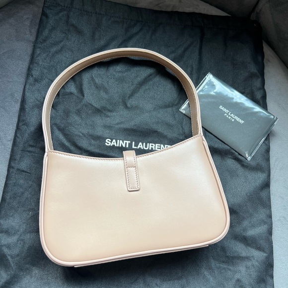 YVES SAINT LAURENT Le 5 A 7 Hobo shoulder bag - Picture 7 of 17